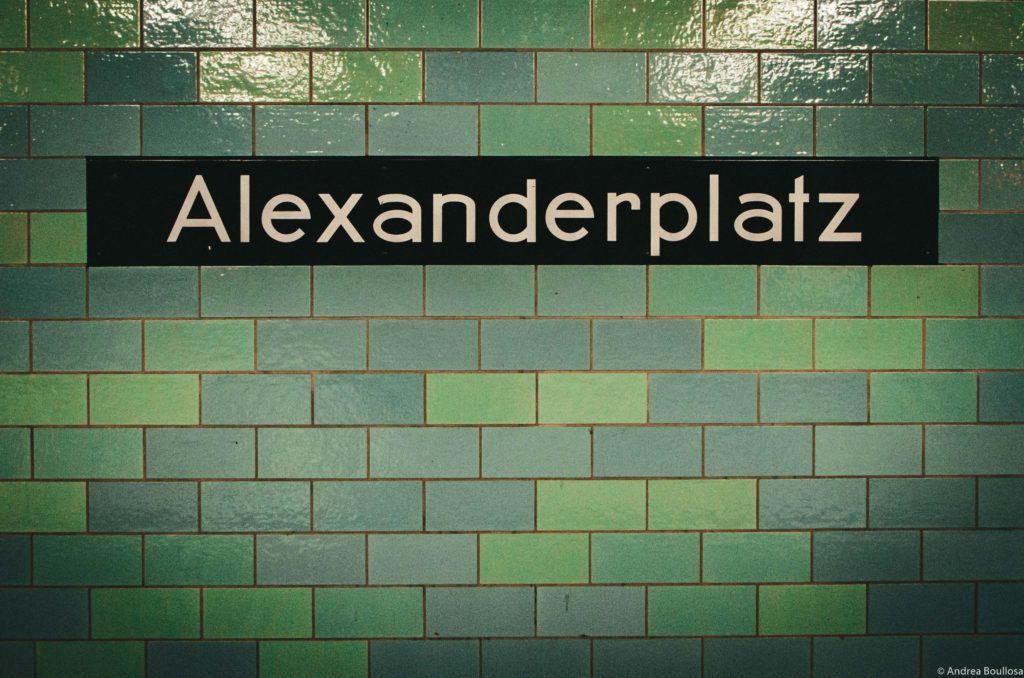 Parada del metro Alexanderplatz