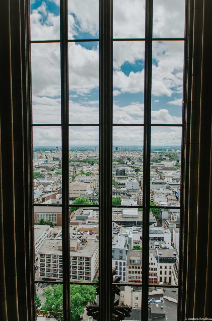 Vistas hacia la ciudad desde la torre de la Catedral de Colonia